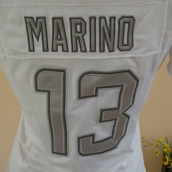 Marino NFL Jersey. - Picture 3 of 10